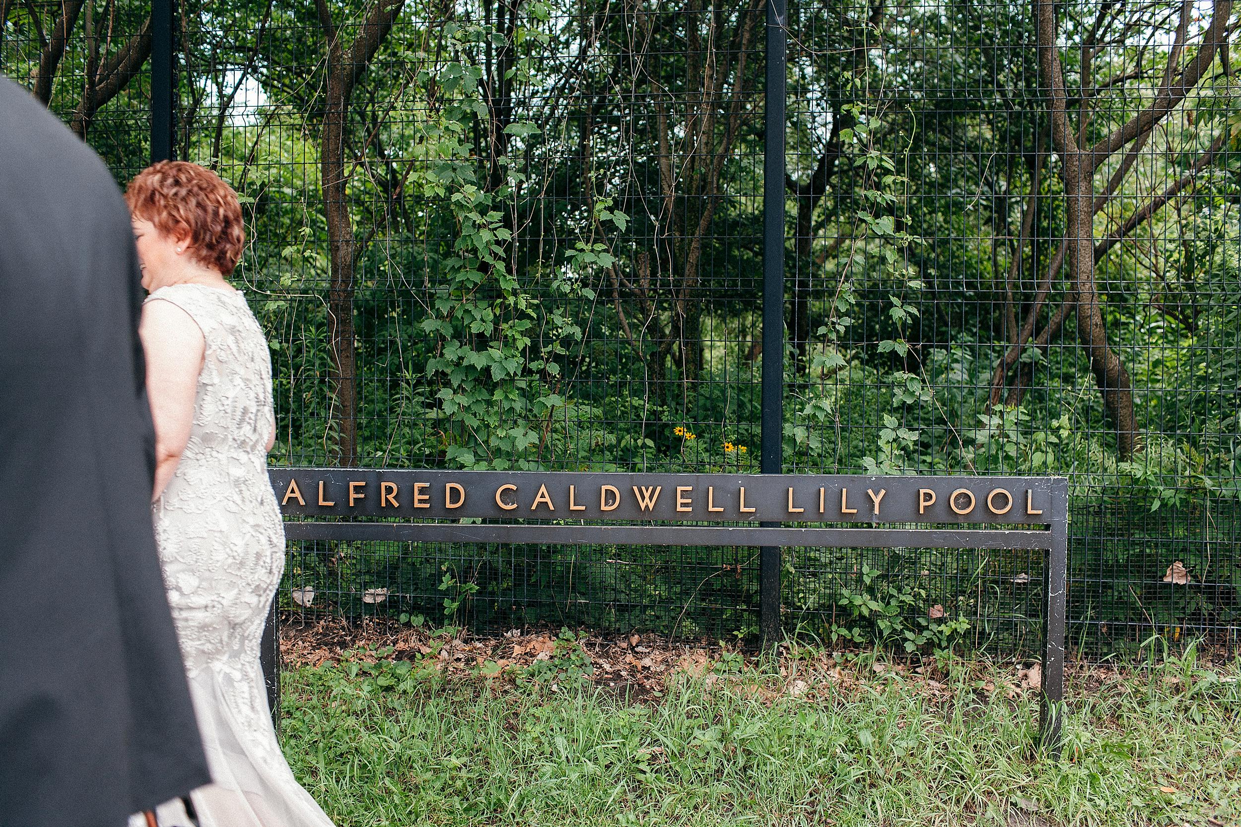  Small Downtown Chicago Floral Shop Wedding 