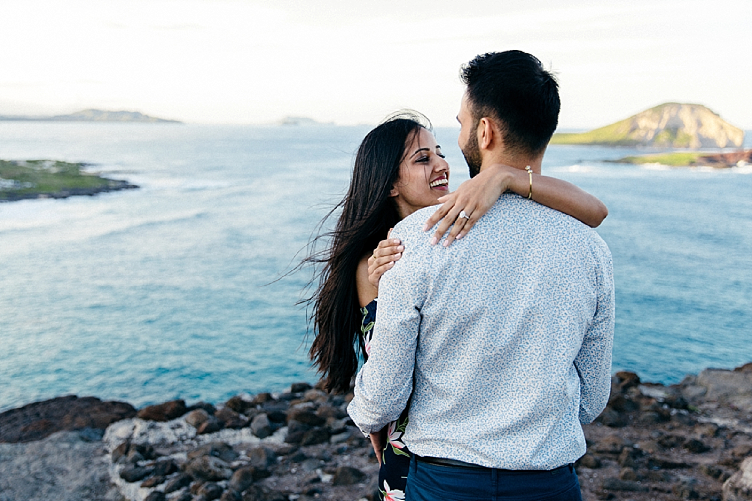 surprise-proposal-at-makapuu-beach-in-front-of-the-ocean-in-honolulu-hawaii-hidden-photographer_0011.jpg