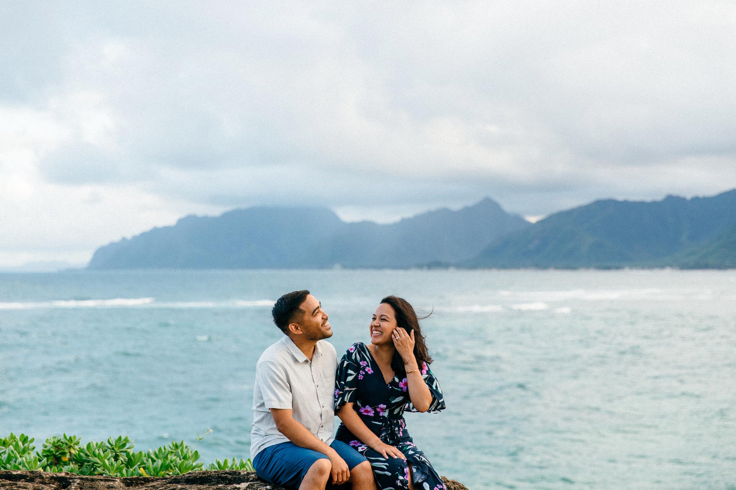 Beautiful and Happy Oahu Engagement Photos