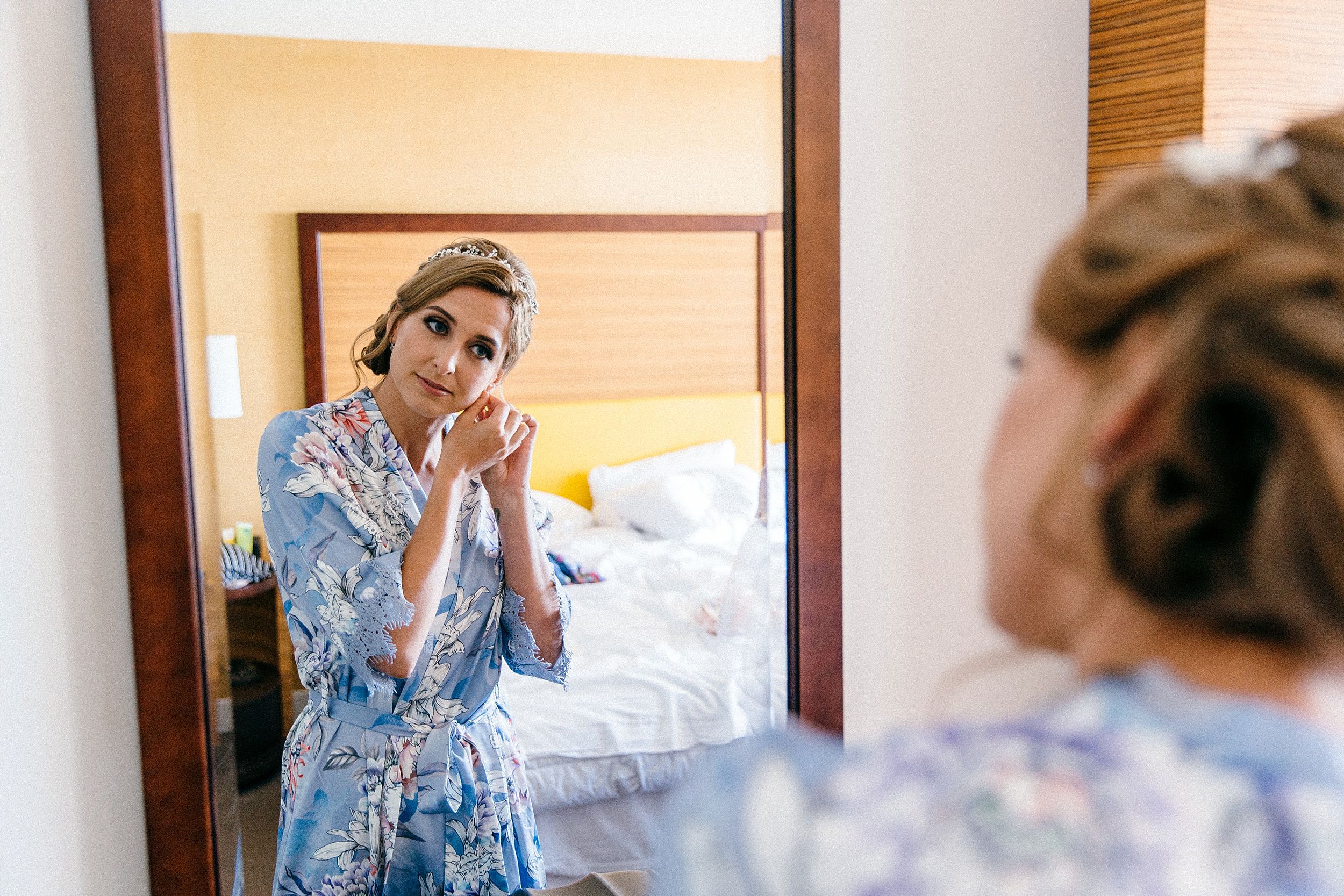 Getting Ready Images from a Honolulu Wedding
