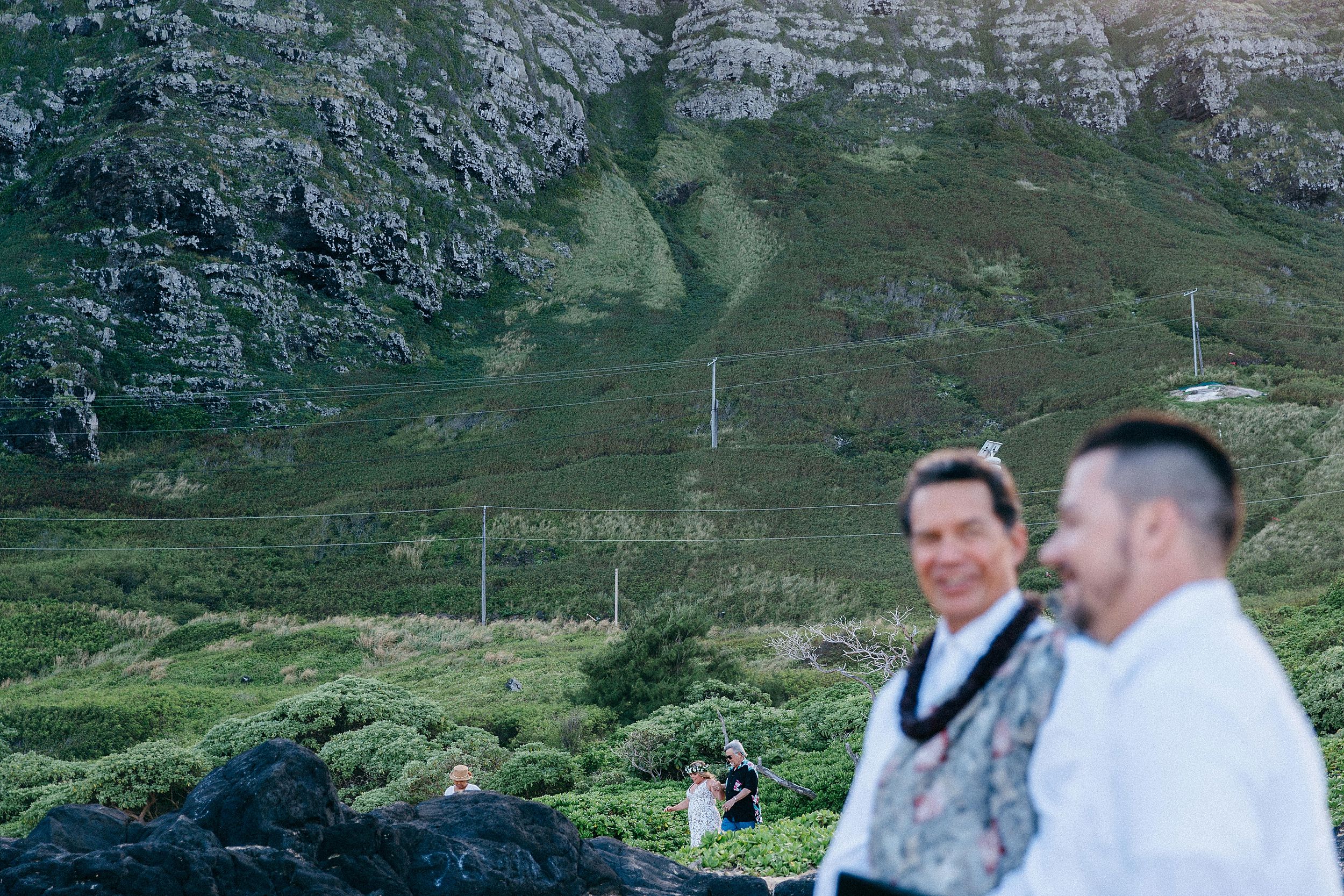 Emotional elopement vows in Honolulu, Hawaii