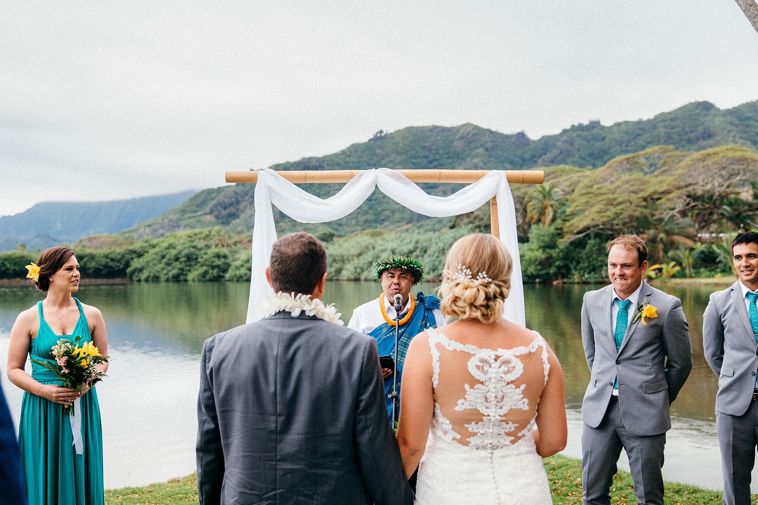  Dani & Mat Elope to Kualoa Ranch's Molii Gardens on Oahu's North Shore 