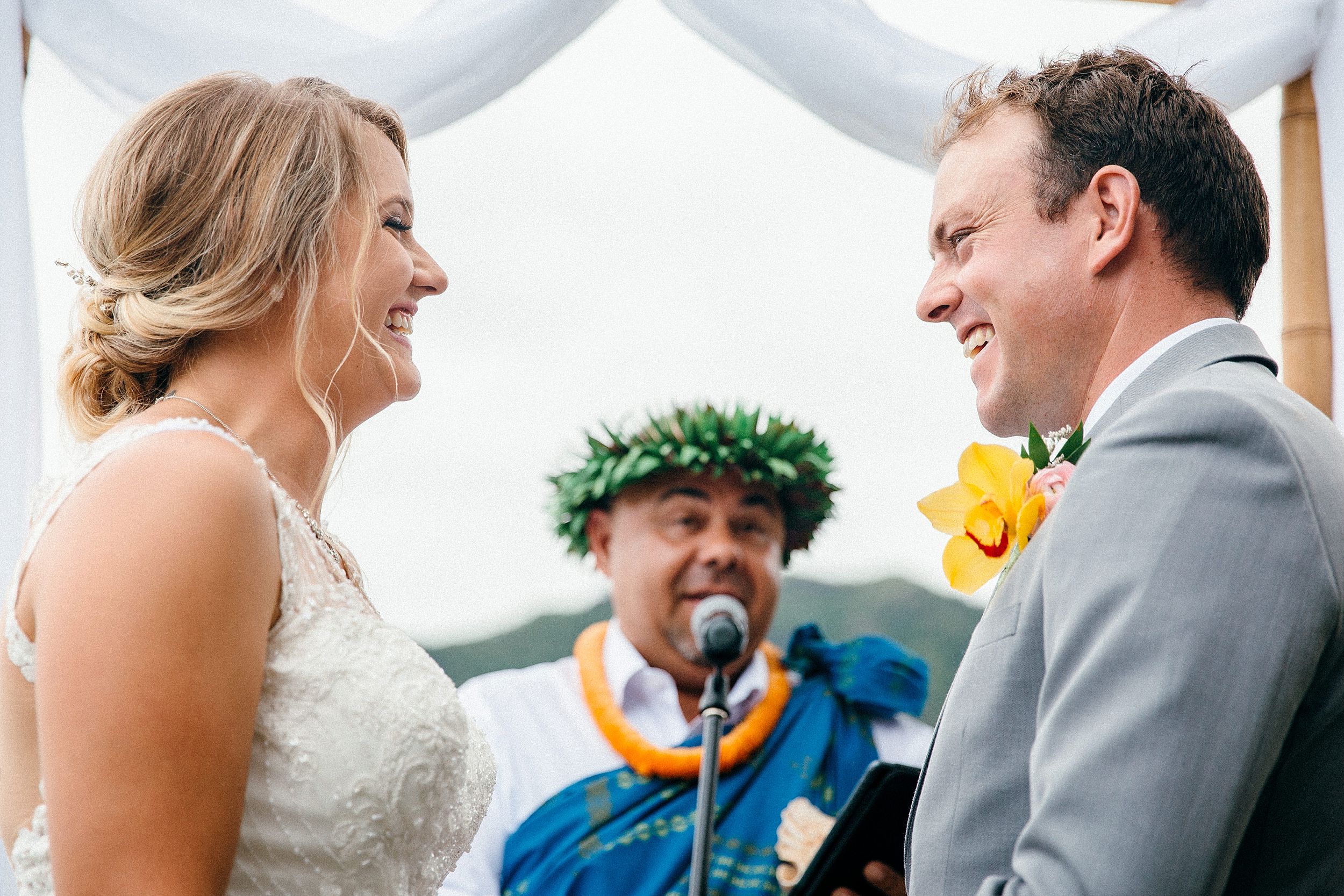  Dani & Mat Elope to Kualoa Ranch's Molii Gardens on Oahu's North Shore 