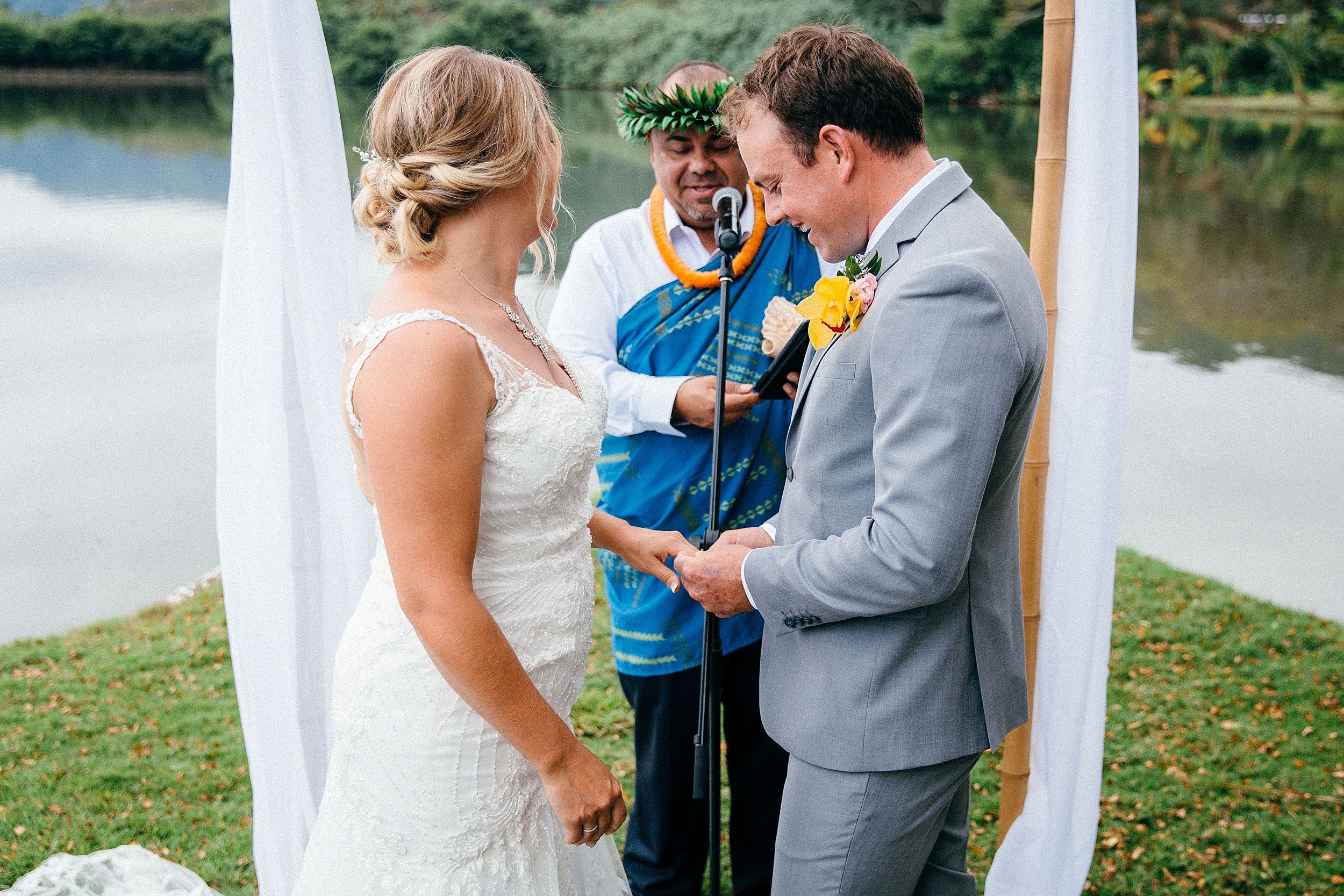  Dani & Mat Elope to Kualoa Ranch's Molii Gardens on Oahu's North Shore 