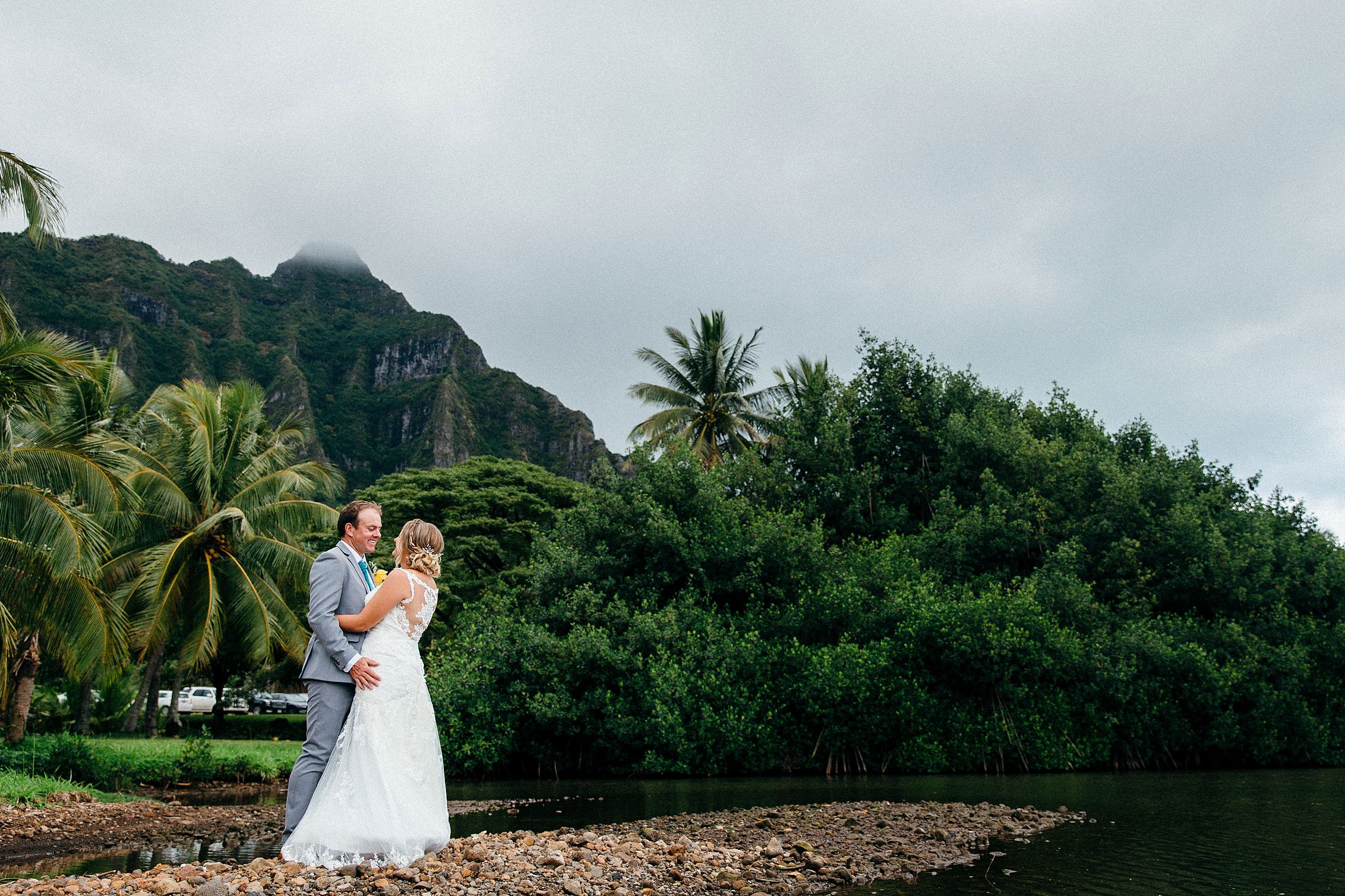  Dani & Mat Elope to Kualoa Ranch's Molii Gardens on Oahu's North Shore 