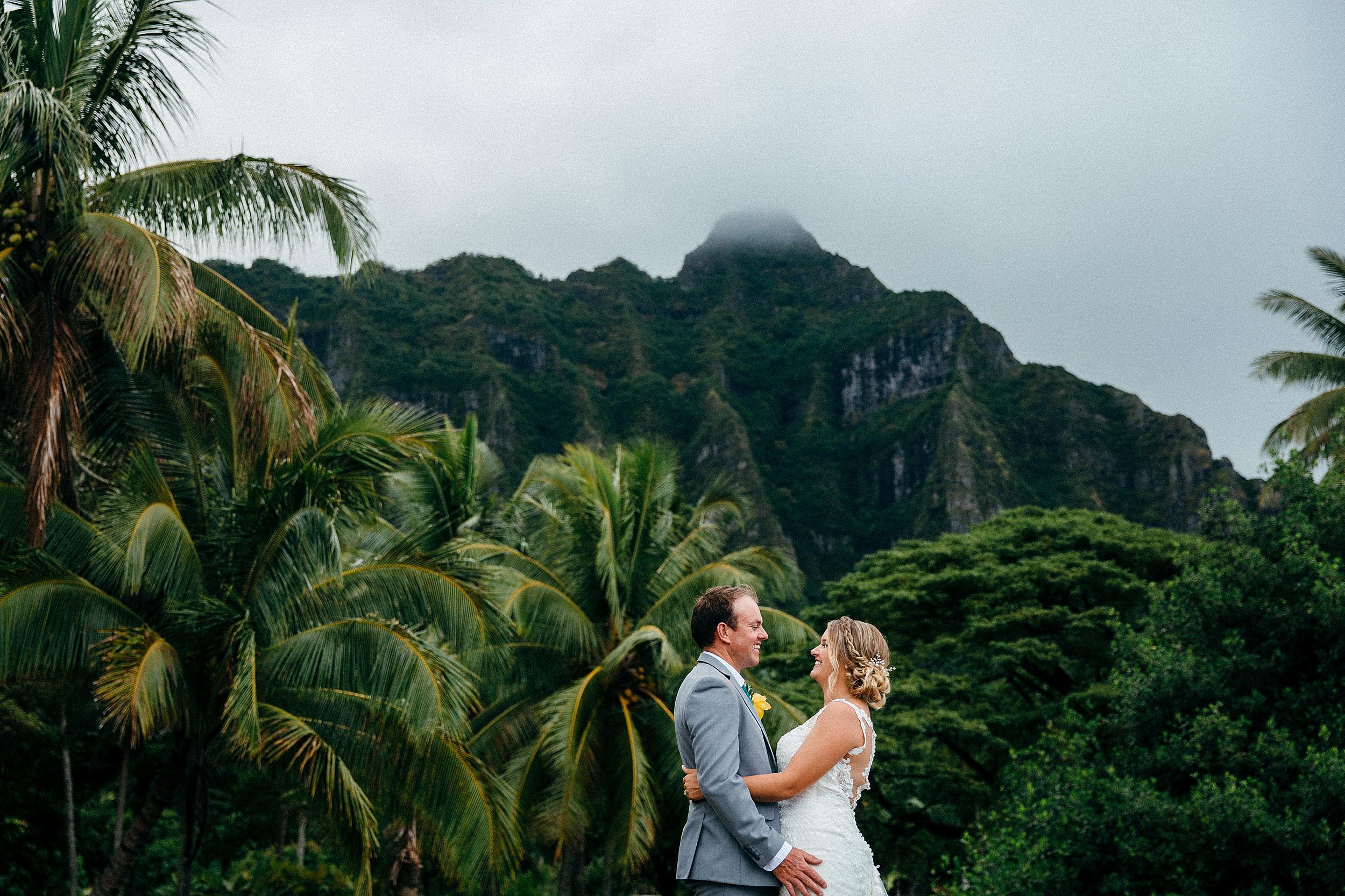  Dani & Mat Elope to Kualoa Ranch's Molii Gardens on Oahu's North Shore 