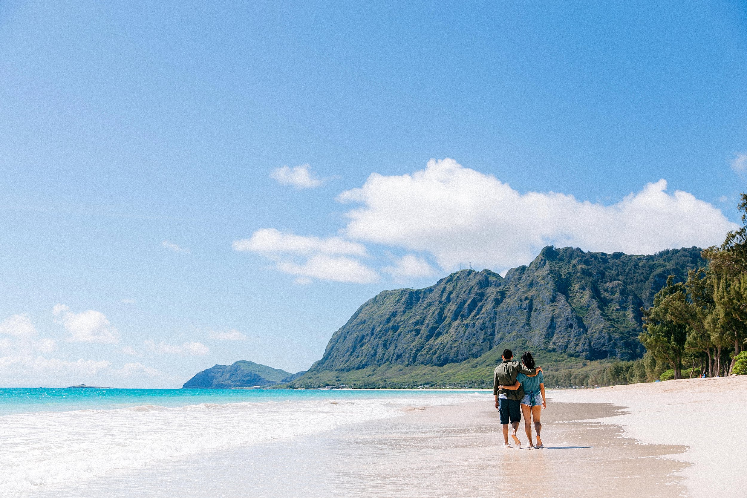  Fun and Playful Mountain Proposal in Waimanalo, Hawaii 