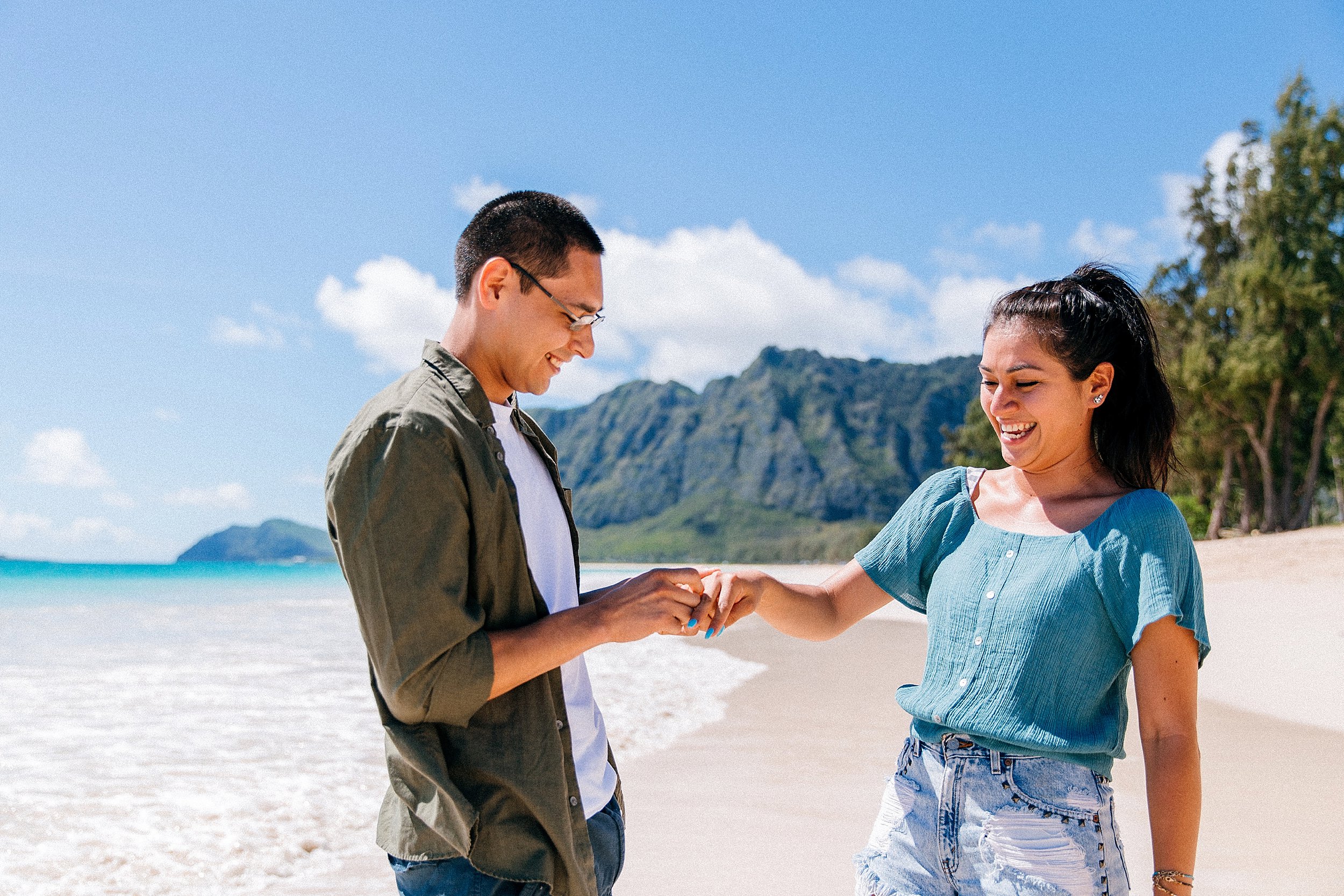  Fun and Playful Mountain Proposal in Waimanalo, Hawaii 