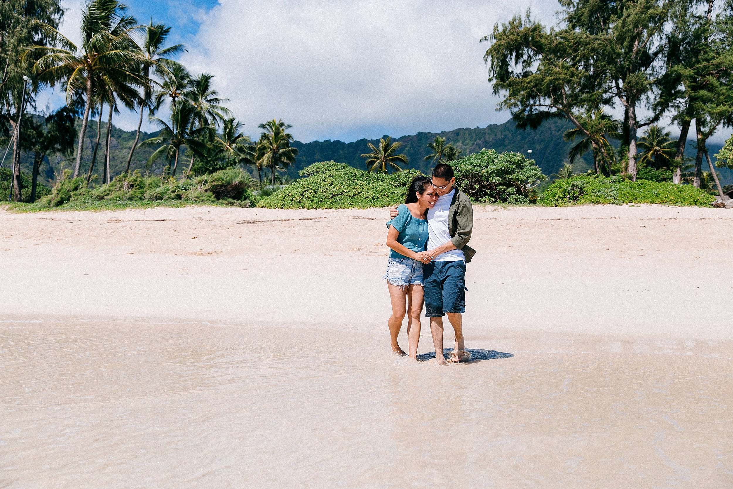  Fun and Playful Mountain Proposal in Waimanalo, Hawaii 