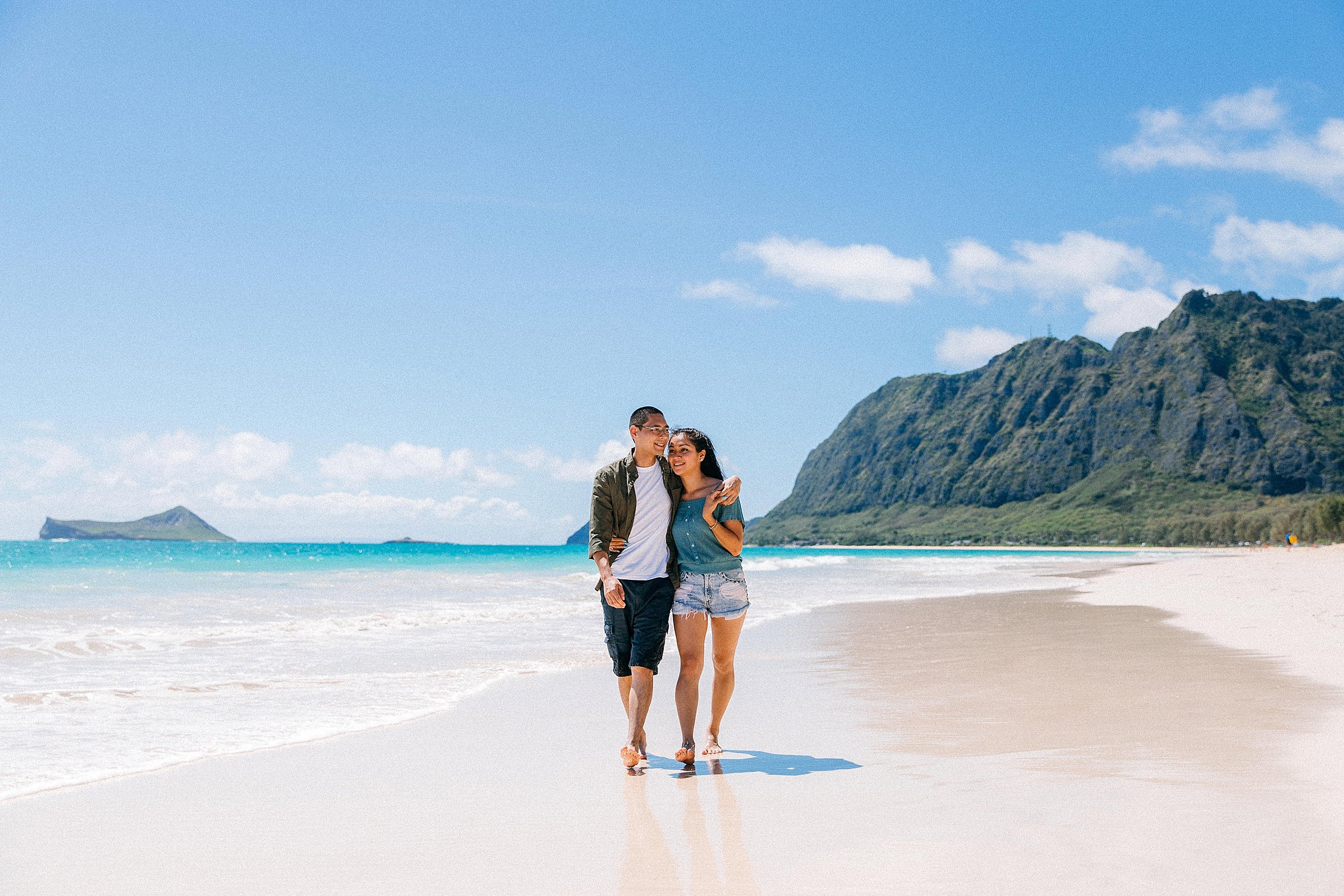  Fun and Playful Mountain Proposal in Waimanalo, Hawaii 