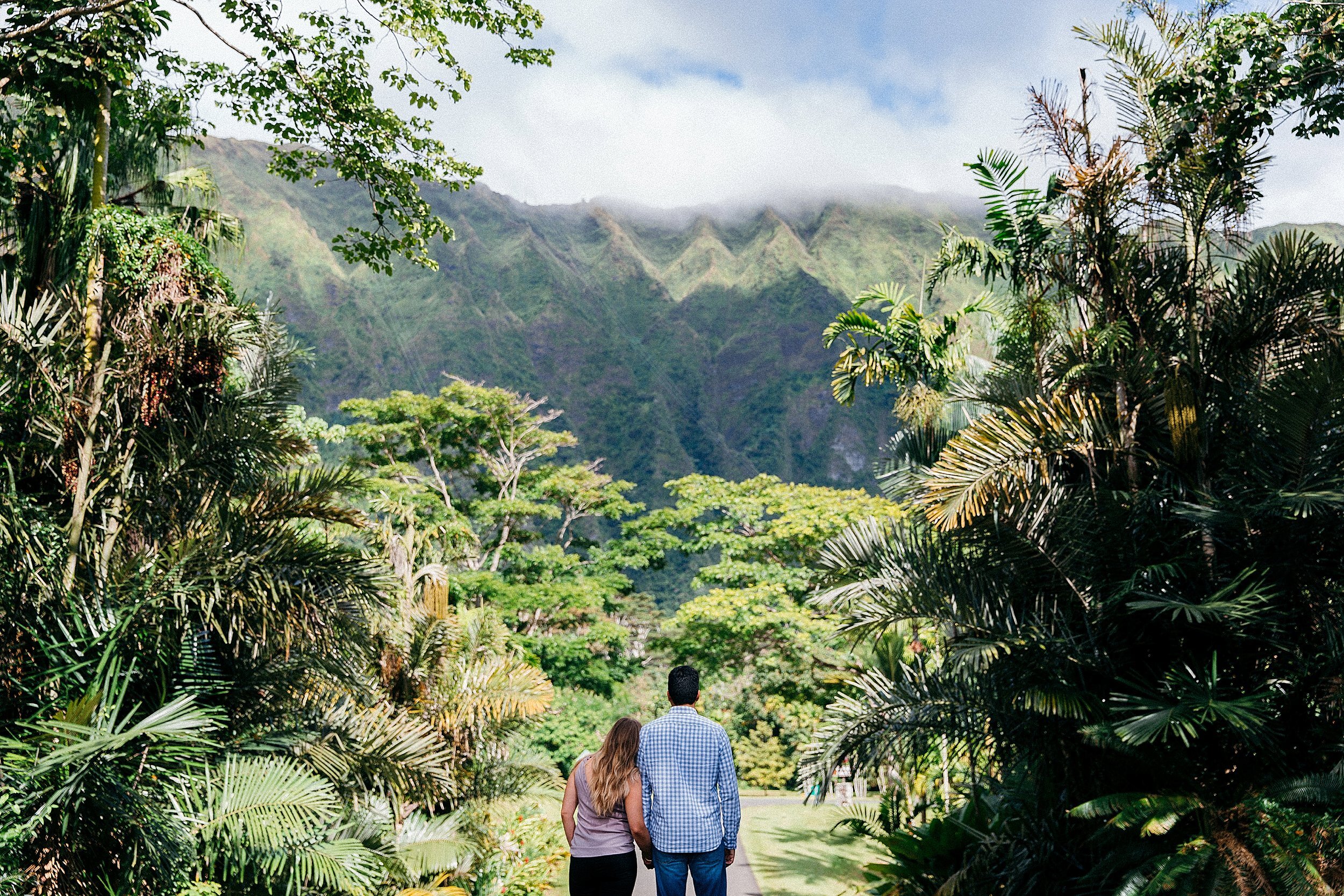 lanikai-beach-couples-honeymoon-session_0009.jpg