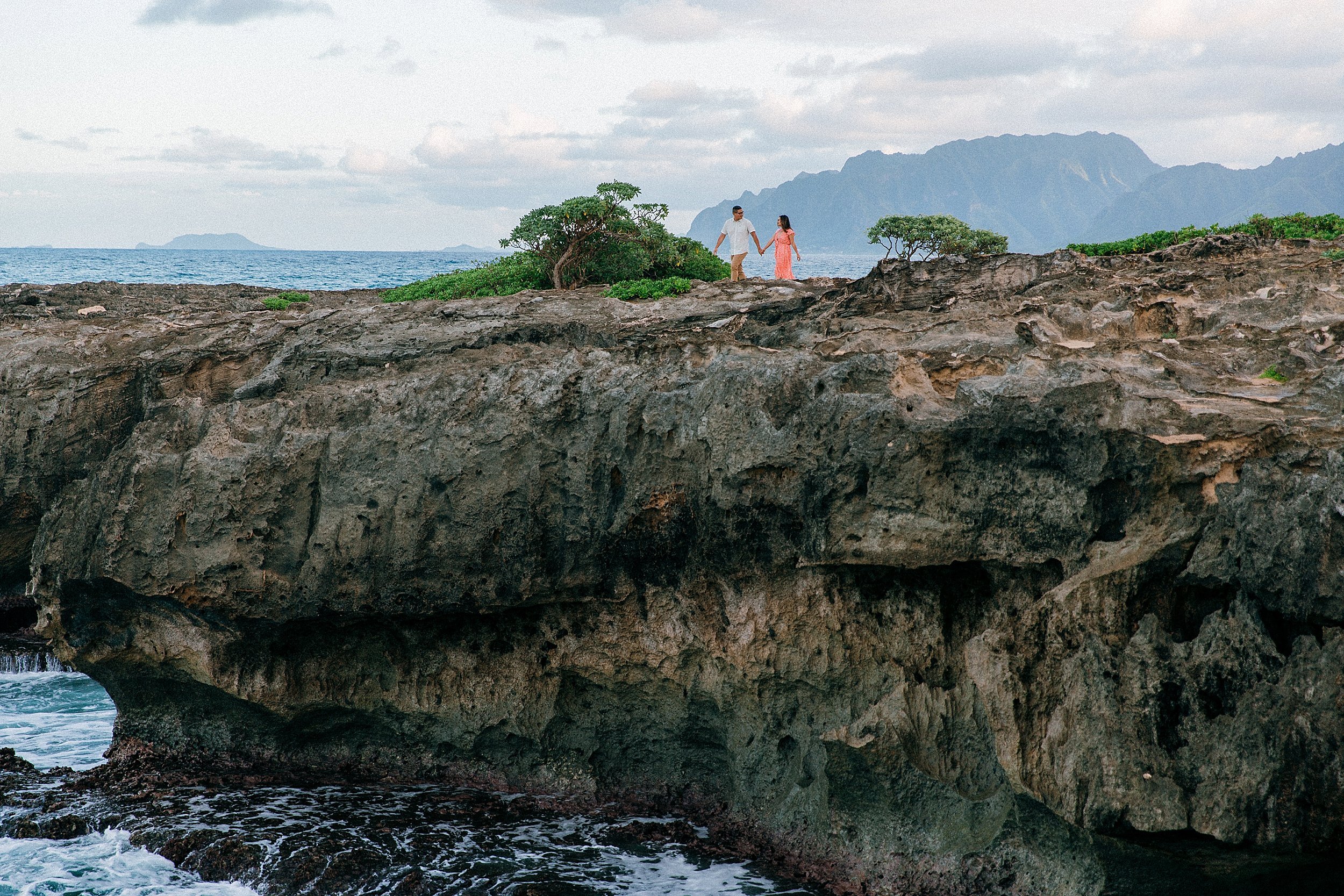 laie-point-cliffside-engagement-session-oahu-hawaii_0005.jpg